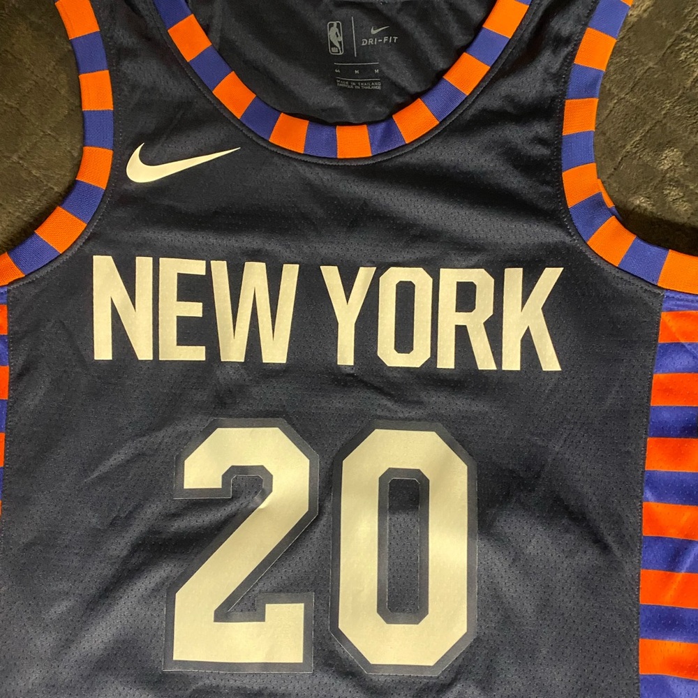 Mens MEDIUM NIKE New With Tags New York Knicks #20 KNOXX Basketball Jersey.